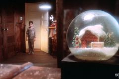 christmas-evil-vinegar-syndrome-003